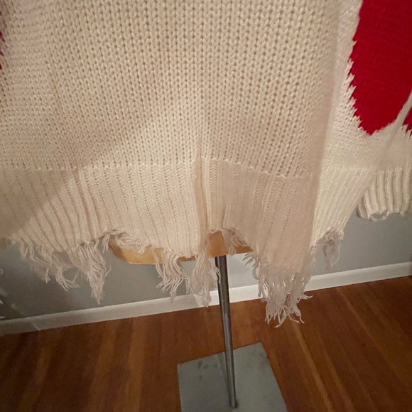 Knit sweater with red hearts - Picture 5 of 5